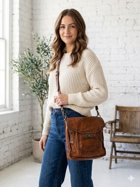 FRYE Cameron Magazine Rustic Antique Western Cognac Leather Crossbody Saddle Bag